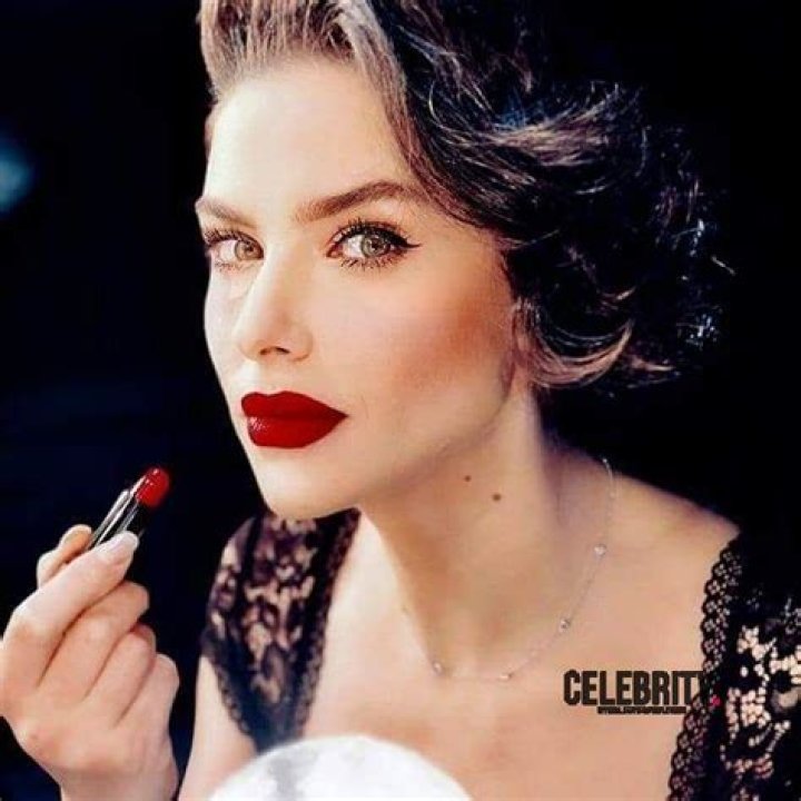 Audrey Hepburn Wiki ,Biographie, Age, Taille, Mariage, Contact & Informations