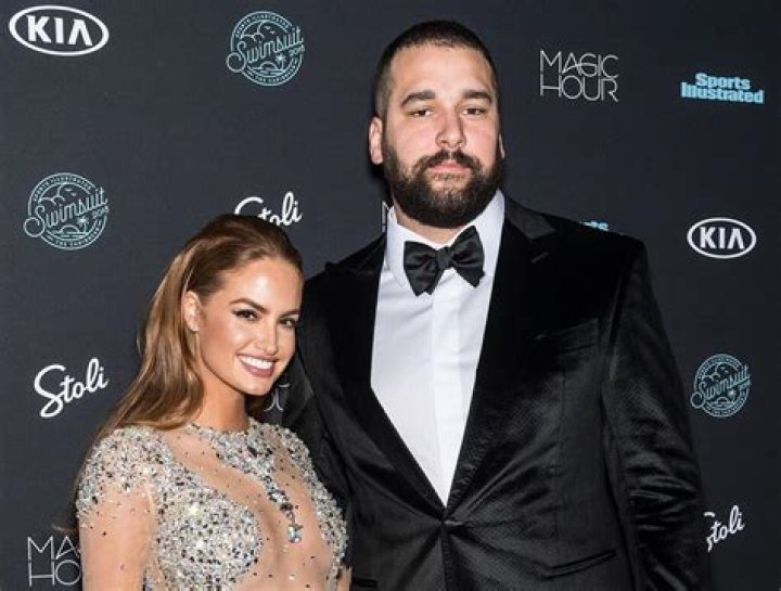 Haley Kalil Husband, Age, Net Worth, Height, Weight