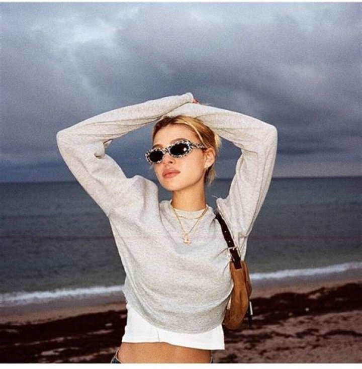 Nicola Peltz’s Plastic Surgery, feet, Age, Movies, Biography & More