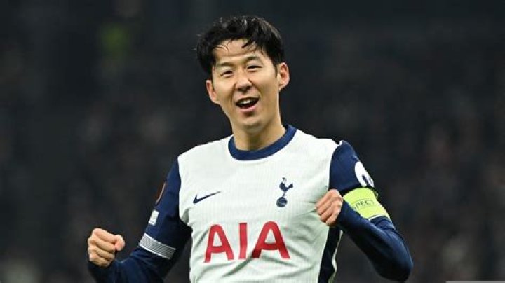 Son Heung-min Height, Weight, Age, Wife, Biography, Family & Facts