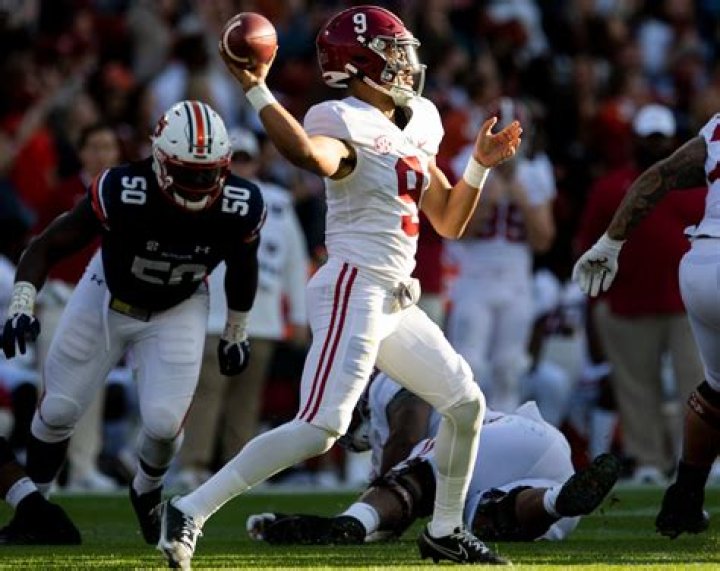 Top 10 NIL Deals in 2022: Ohio State and Alabama Players at the Forefront of CFB’s Financial Revolution